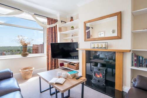 2BD Holiday Home Stunning views of the Sea & Gower 2 Hello Guest