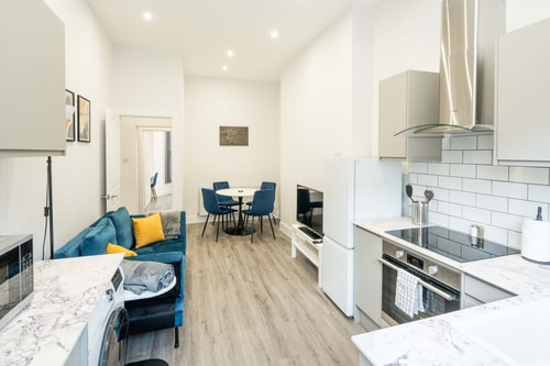 Modern 2B Home with Private Backyard & Fast WiFi 0 Hello Guest