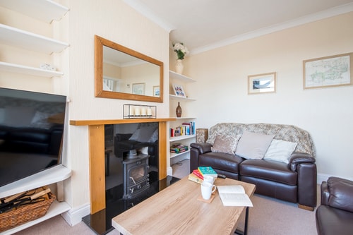 2BD Holiday Home Stunning views of the Sea & Gower 3 Hello Guest