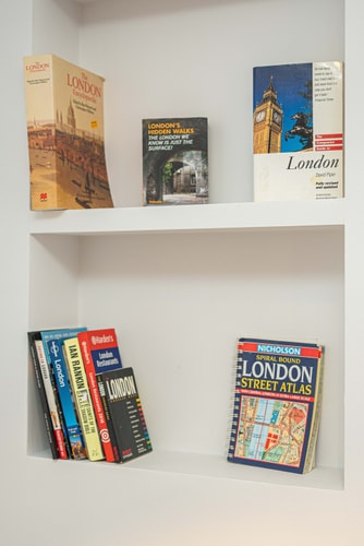 Modern 1-Bed Flat in Central Bloomsbury 23 Hello Guest