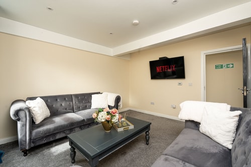 Spacious 6BR Home for 12 Guests