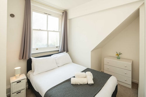 Super 2BD Maisonette in Queens Park, Maida Vale 13 Hello Guest