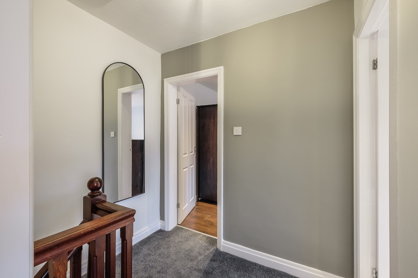 Sleek 2B/1B Retreat in Lindley, Huddersfield 8 Hello Guest