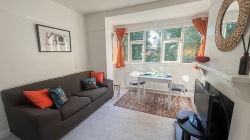 Modern 1 Bedroom Apt in Maidenhead nr River Thames 2 Hello Guest