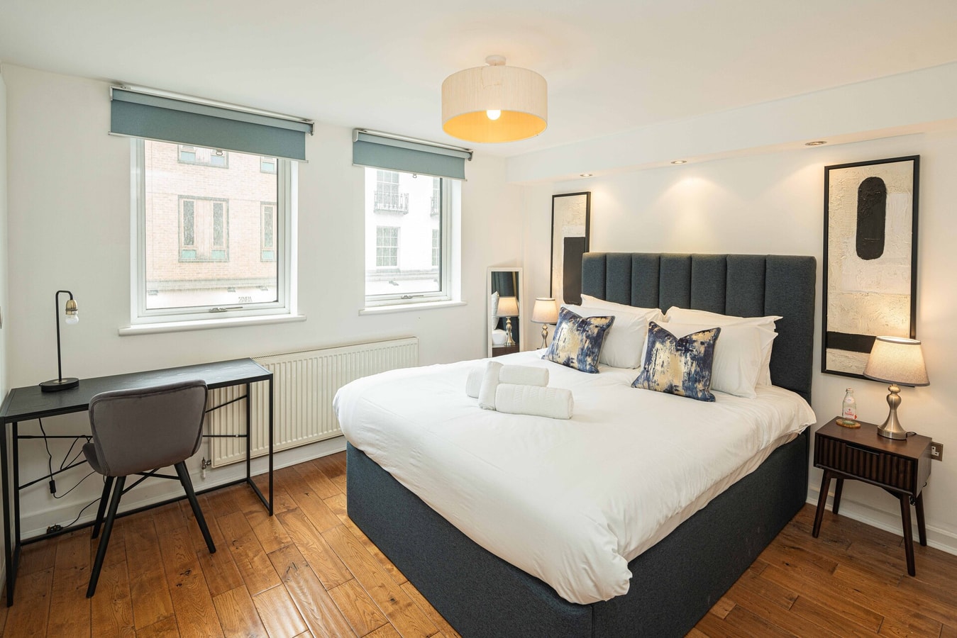 Stylish 3BD Flat in Prime Covent Garden Location 7 Hello Guest