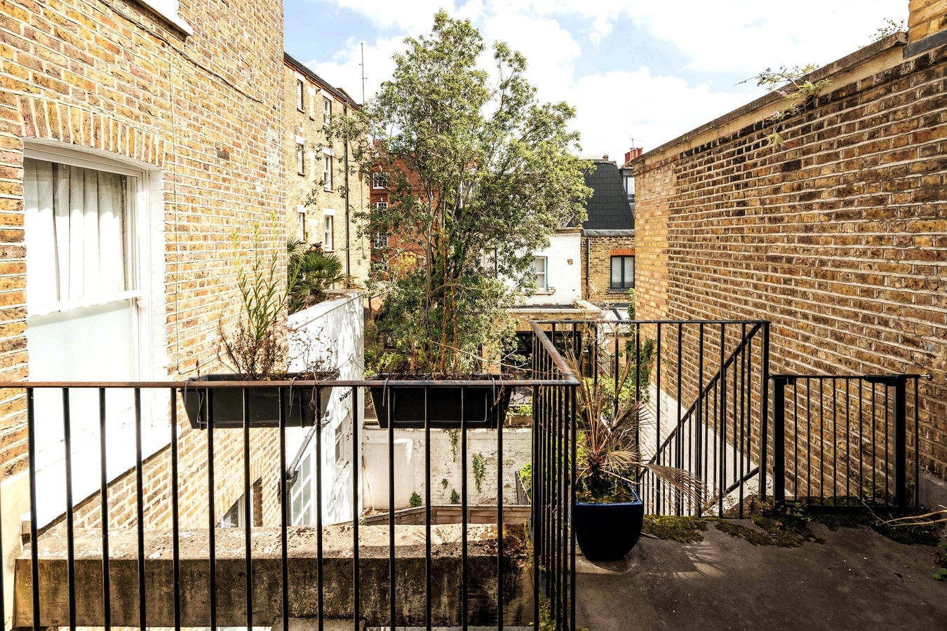 Elegant and Peaceful 2BD apt - Barons Court/London 14 Hello Guest