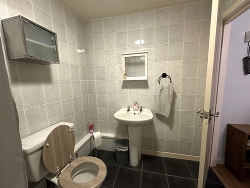 Bright Seaside Apartment with Stunning River Views 24 Hello Guest