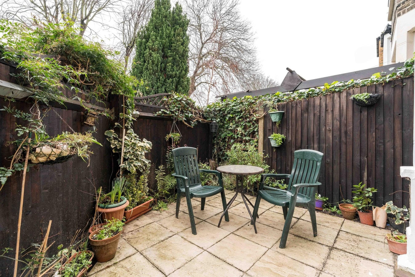 NEW Stylish 1 Bedroom Flat with Garden | London 14 Hello Guest