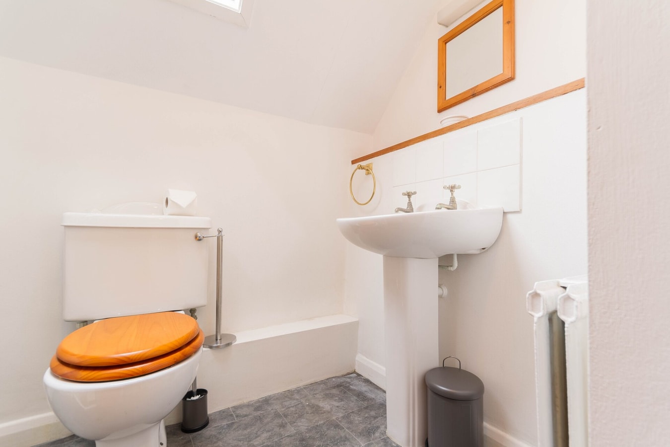 Holiday Home of the Month! Finchley, Sleeps 5 24 Hello Guest