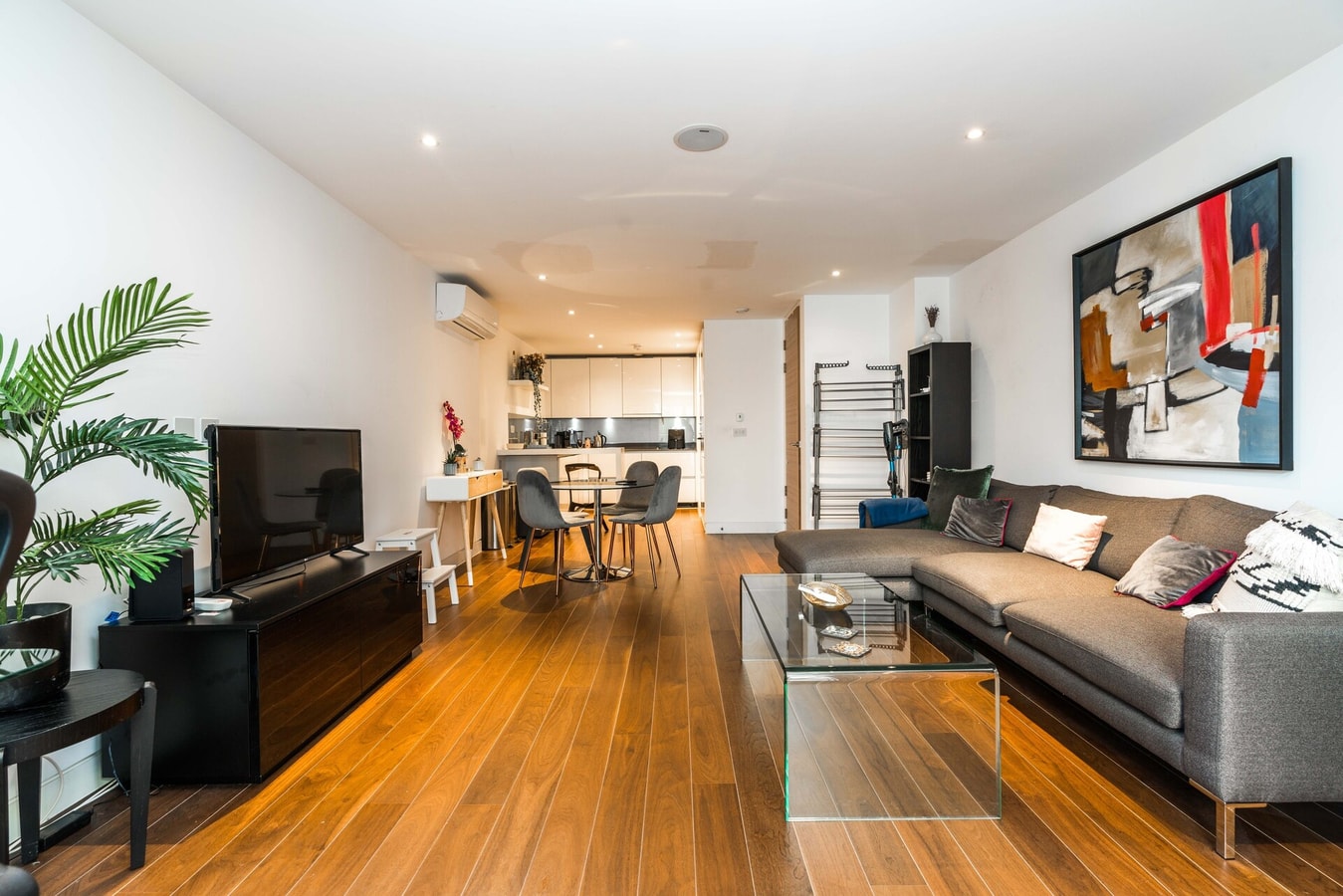 Apartment for 4 in the Heart of Shoreditch 6 Hello Guest