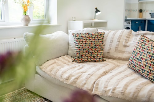 Loughton Hideaway: Cozy 1BD Near Tube & Nature 24 Hello Guest