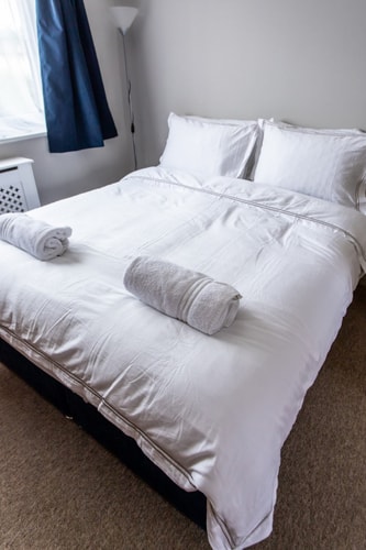 Cosy Homely House with Conservatory and Garden 4 Hello Guest