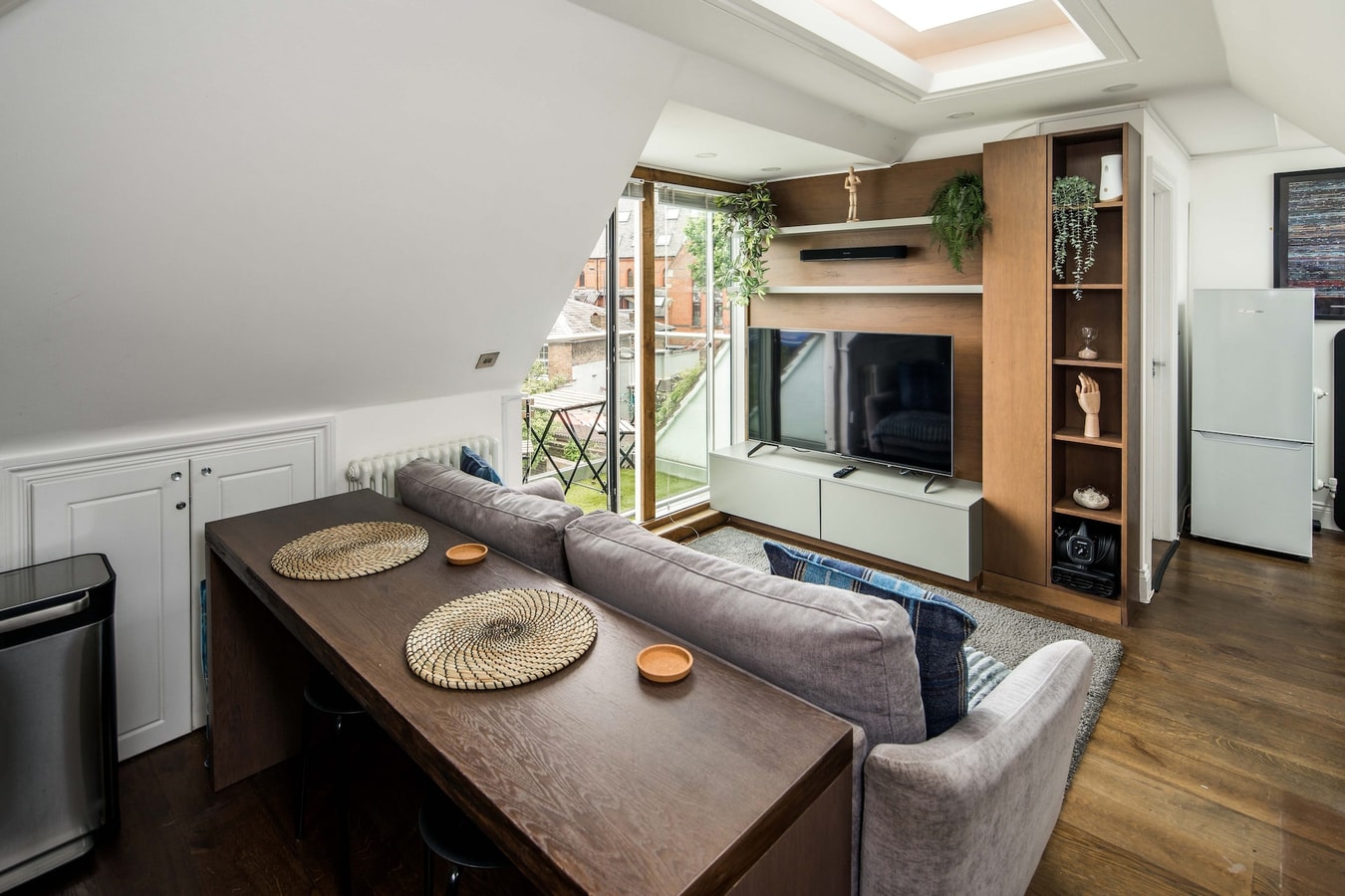 Sleek and Stylish 1BD Apt w/ Balcony, Hammersmith 5 Hello Guest