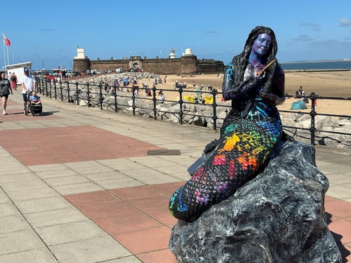 Bright Seaside Apartment with Stunning River Views 31 Hello Guest