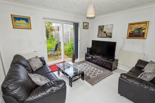 Urban Oasis - Modern 2B/2B Retreat Near Nature 16 Hello Guest