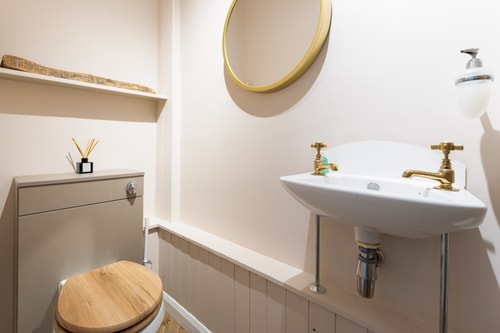 Tranquil 3BD Haven by the Sea in Littlehampton 15 Hello Guest