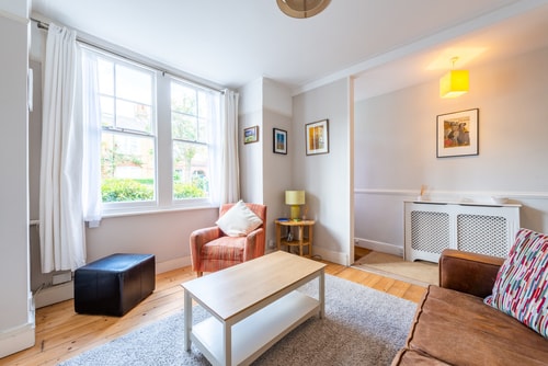 West London Gem Chic 1BD Patio Flat Retreat 8 Hello Guest