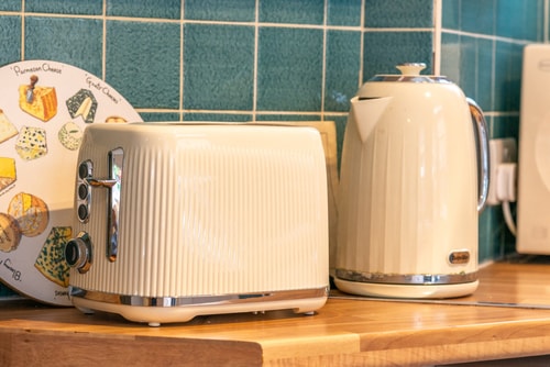 West London Gem Chic 1BD Patio Flat Retreat 15 Hello Guest