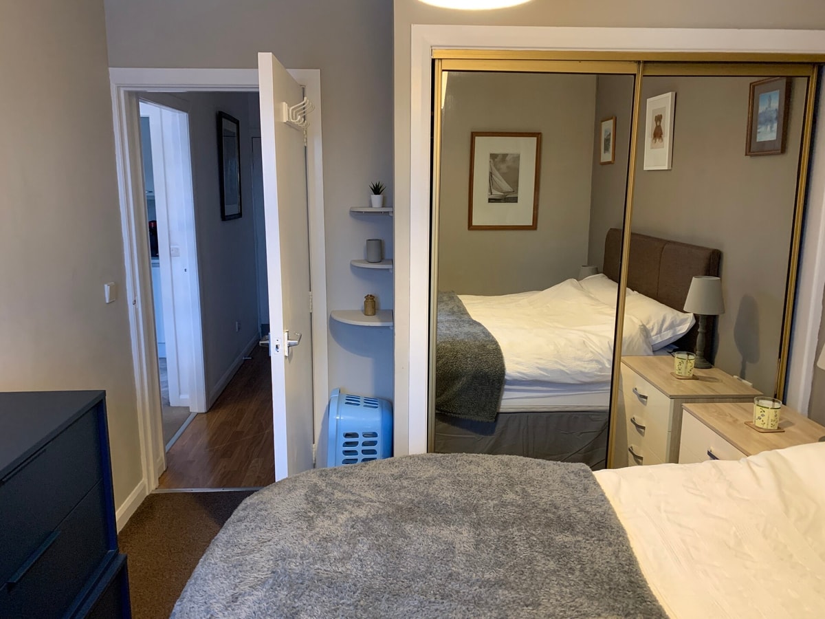 Superb One Bedroom Getaway in Dysart Kirkcaldy 13 Hello Guest