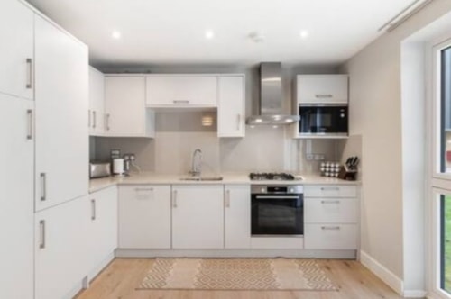 Modern 3BR Flat quick links to LDN & Heathrow 3 Hello Guest