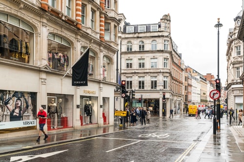 A Stunning Three Bedroom Home in Mayfair 19 Hello Guest