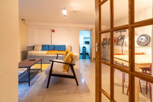 Private 1BD Flat near Gloucester Docks 10 Hello Guest