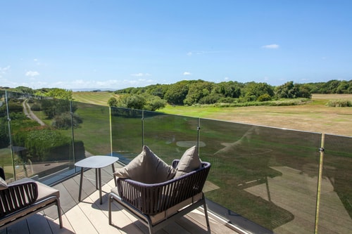 Cooden Beach: 4BD Retreat with Cinema 14 Hello Guest