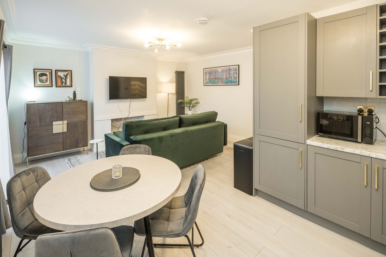 Spacious 1BR Flat in Wanstead: Garden & Comfort 14 Hello Guest