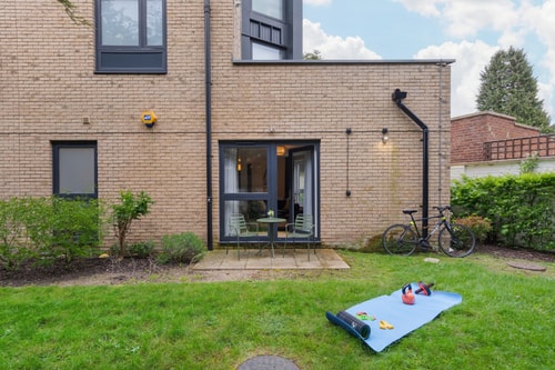 Modern 3BR Flat quick links to LDN & Heathrow 17 Hello Guest