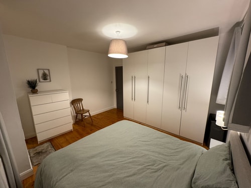 Stirling Haven: Charming 3B Apt in City Centre 6 Hello Guest