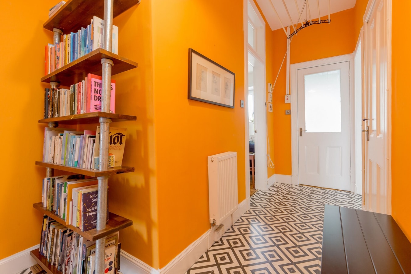 Edinburgh Castle Views! Stylish 2BD Flat, Sleeps 4 gallery image 20