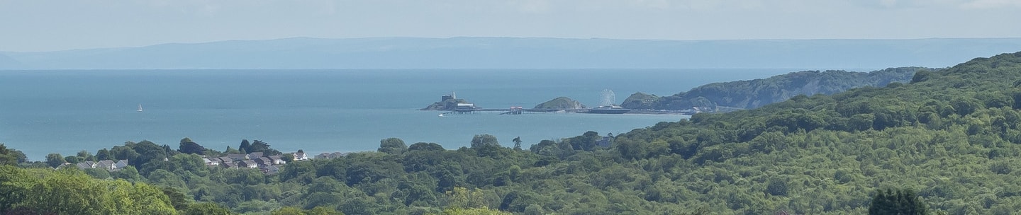 2BD Holiday Home Stunning views of the Sea & Gower 8 Hello Guest