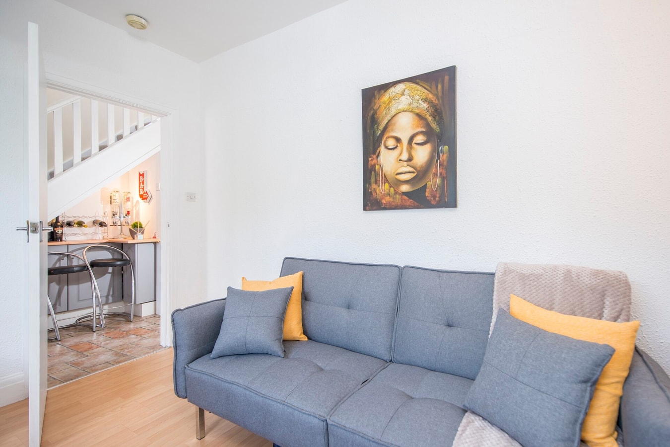 2BD Holiday Home Stunning views of the Sea & Gower 16 Hello Guest