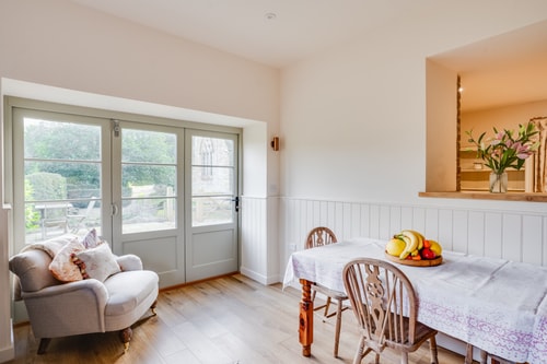 Charming Coach House Retreat Near Sherborne Abbey 36 Hello Guest