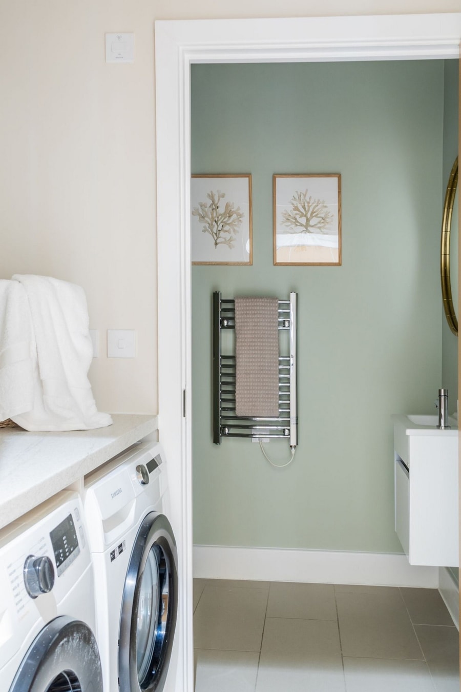 Stylish 3BD Townhouse in Central Winchester 26 Hello Guest