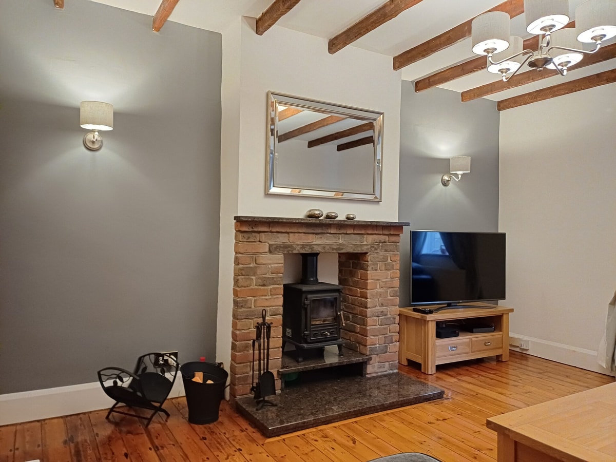 Charming 4B Bungalow w/ Garden Near Beach & Downs 8 Hello Guest