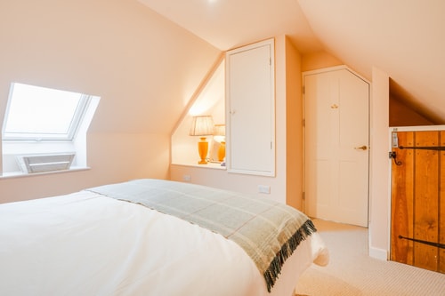 Charming Coach House Retreat Near Sherborne Abbey 11 Hello Guest