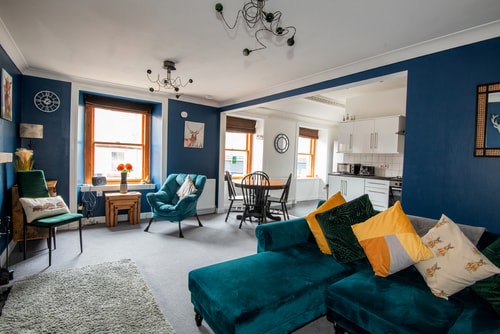 Charming 2 Bedroom Flat in the Heart of Kirriemuir 18 Hello Guest