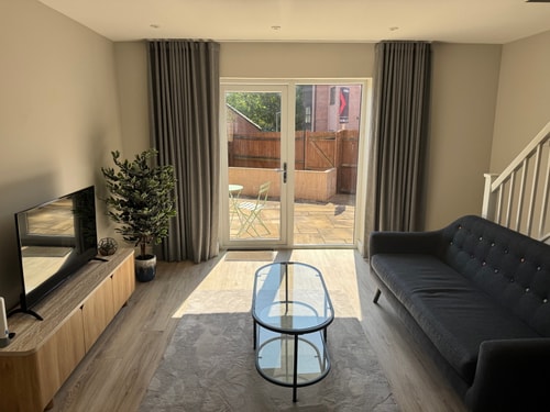 1BR House with Terrace for 2 & 1 Parking Space