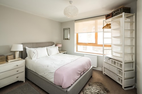 Shiny & Comfy stay with Underground links nearby! 1 Hello Guest