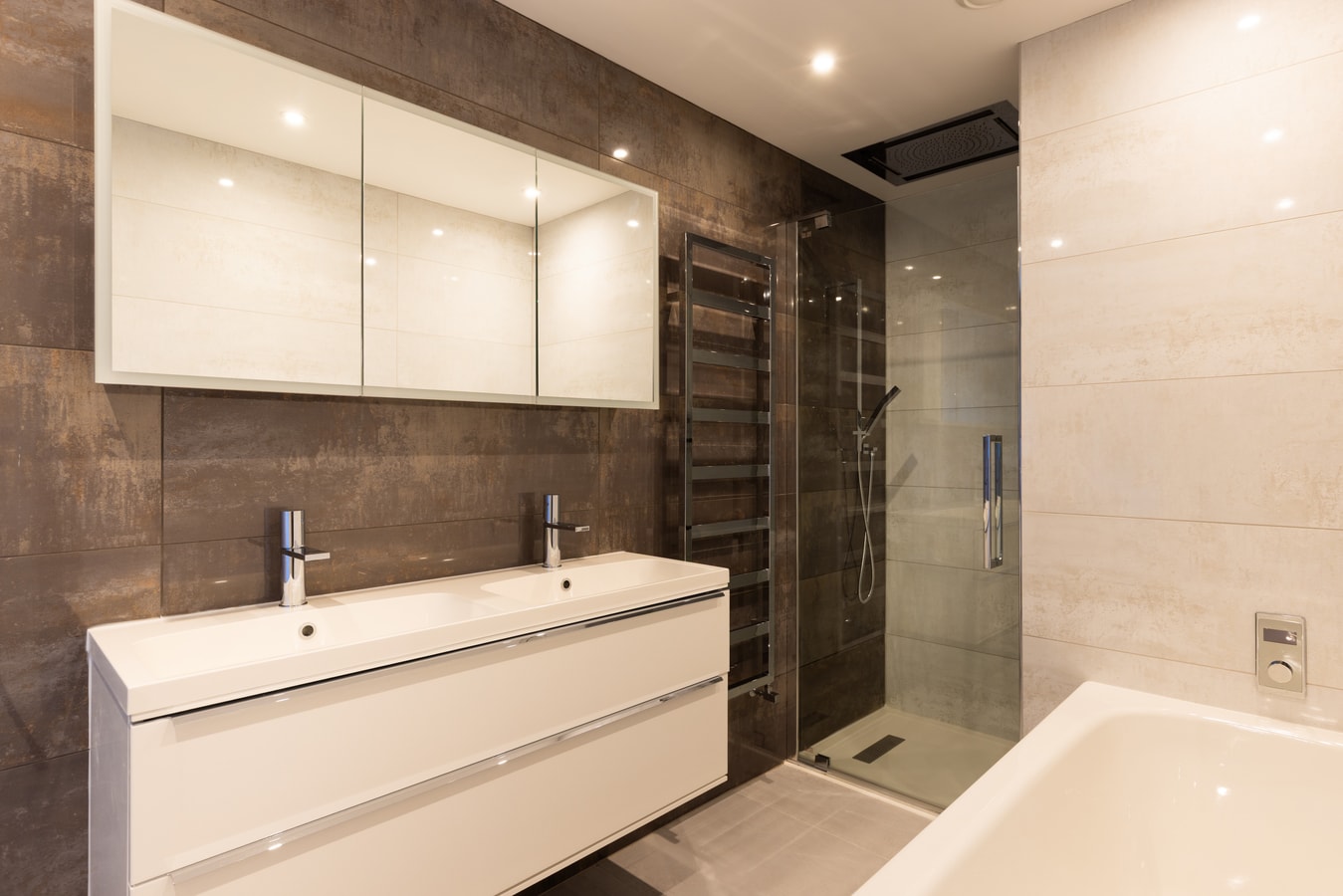 Spacious 4BD Smart Home in Idyllic Rural Setting 24 Hello Guest