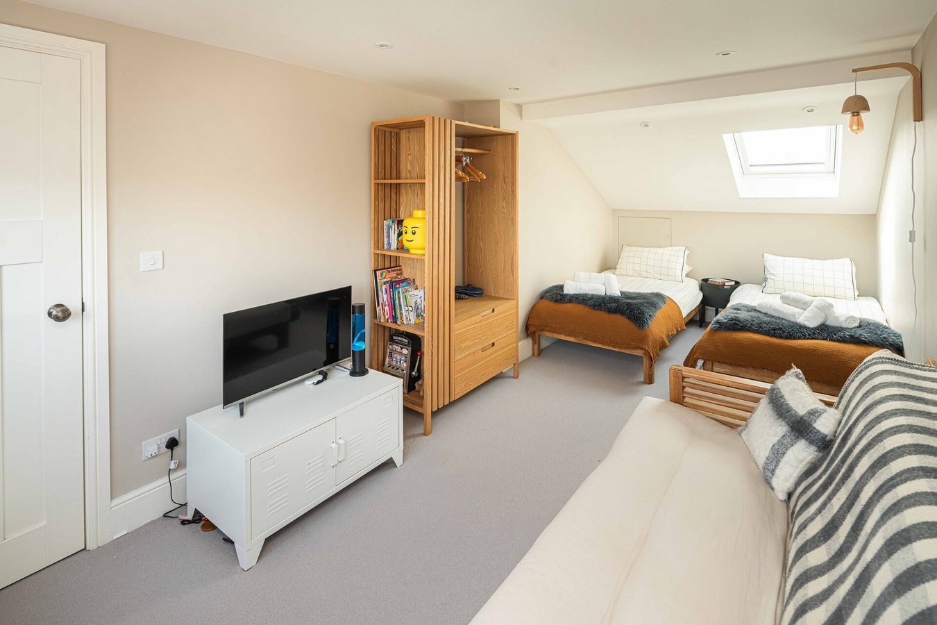 Stylish Crouch End 2B2B Flat - Sleeps 4 6 Hello Guest