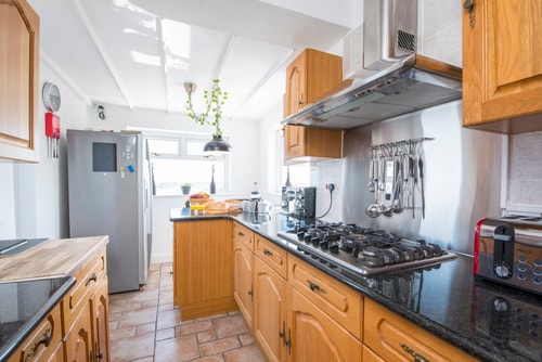 2BD Holiday Home Stunning views of the Sea & Gower 12 Hello Guest