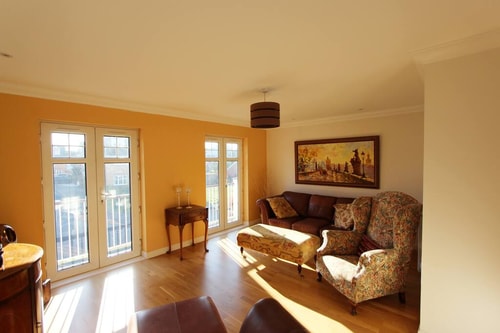 Immaculate 4BD Family Home in Lee on the Solent 9 Hello Guest