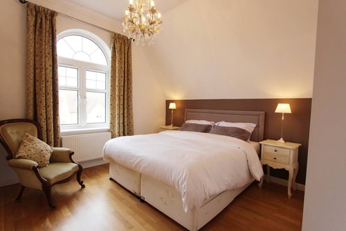 Immaculate 4BD Family Home in Lee on the Solent 12 Hello Guest