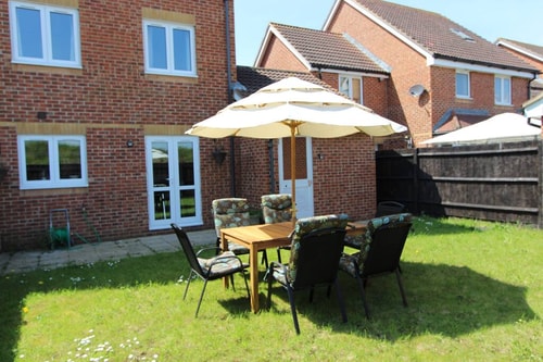 Immaculate 4BD Family Home in Lee on the Solent 26 Hello Guest