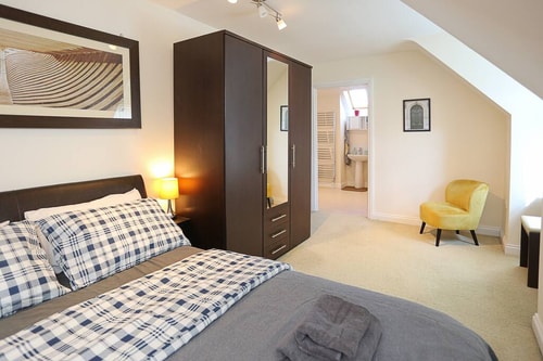 3Bed/2Bath Duplex Apartment - Pure Bliss Belfast 11 Hello Guest