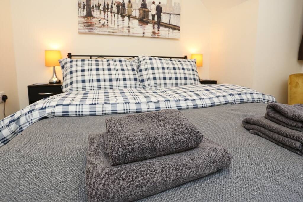 3Bed/2Bath Duplex Apartment - Pure Bliss Belfast 13 Hello Guest