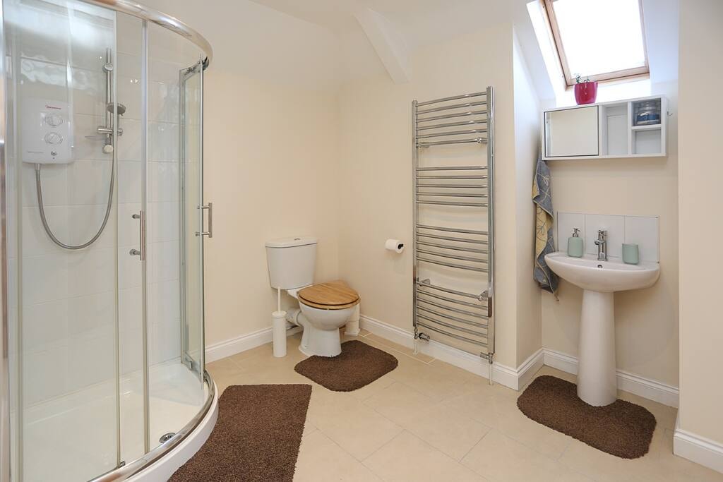 3Bed/2Bath Duplex Apartment - Pure Bliss Belfast 20 Hello Guest