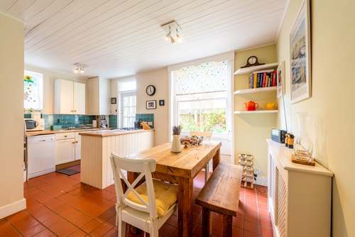 West London Gem Chic 1BD Patio Flat Retreat 3 Hello Guest